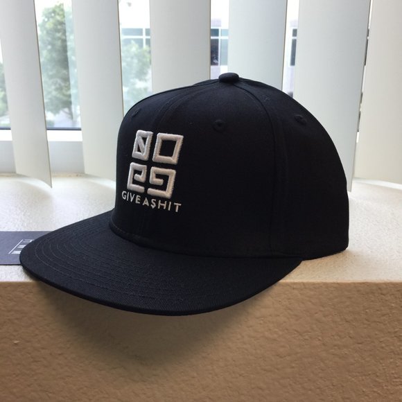 NEW Hollywood Made - Black Cap in White - MISC045 - Picture 2 of 2